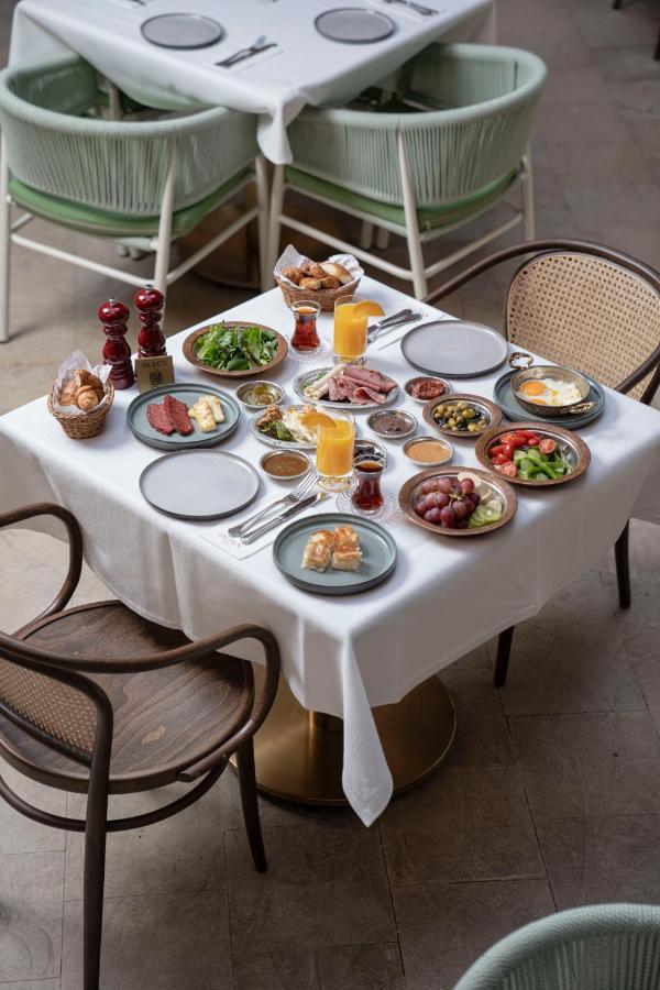 Han 1772 Hotel Istanbul Exterior foto A traditional Turkish breakfast